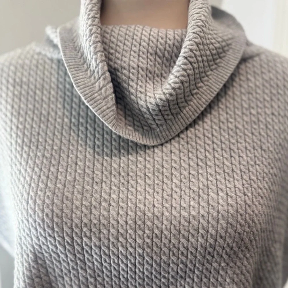 WeWoreWhat Gray Sweater Vest Cable Knit Cropped Chic |‎ S/M